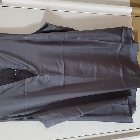 Torrid - Satin V Top - Picture 3 of 3